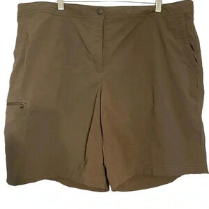 LL Bean Women’s Hiking shorts plus size. Water repellent spandex blend